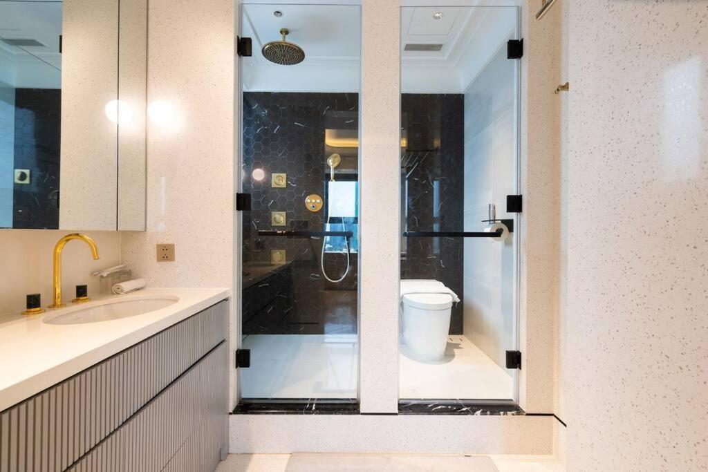 The Rixx Masterpiece Apartment@vincom/opera House